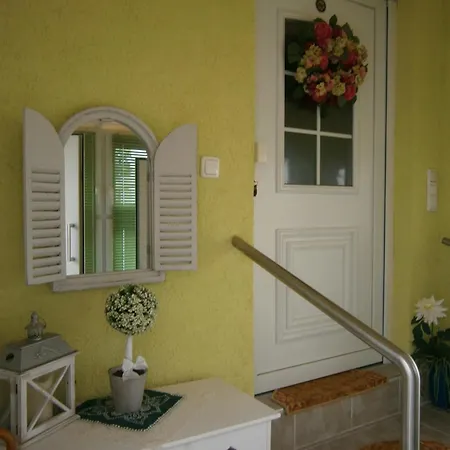 Der Fruehe Vogel Plaue (Thuringia)